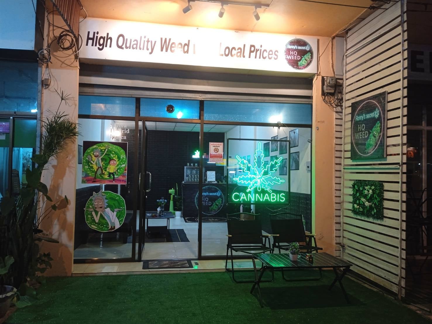 High Harvest Cannabis Gallery Shop & Farm Weed