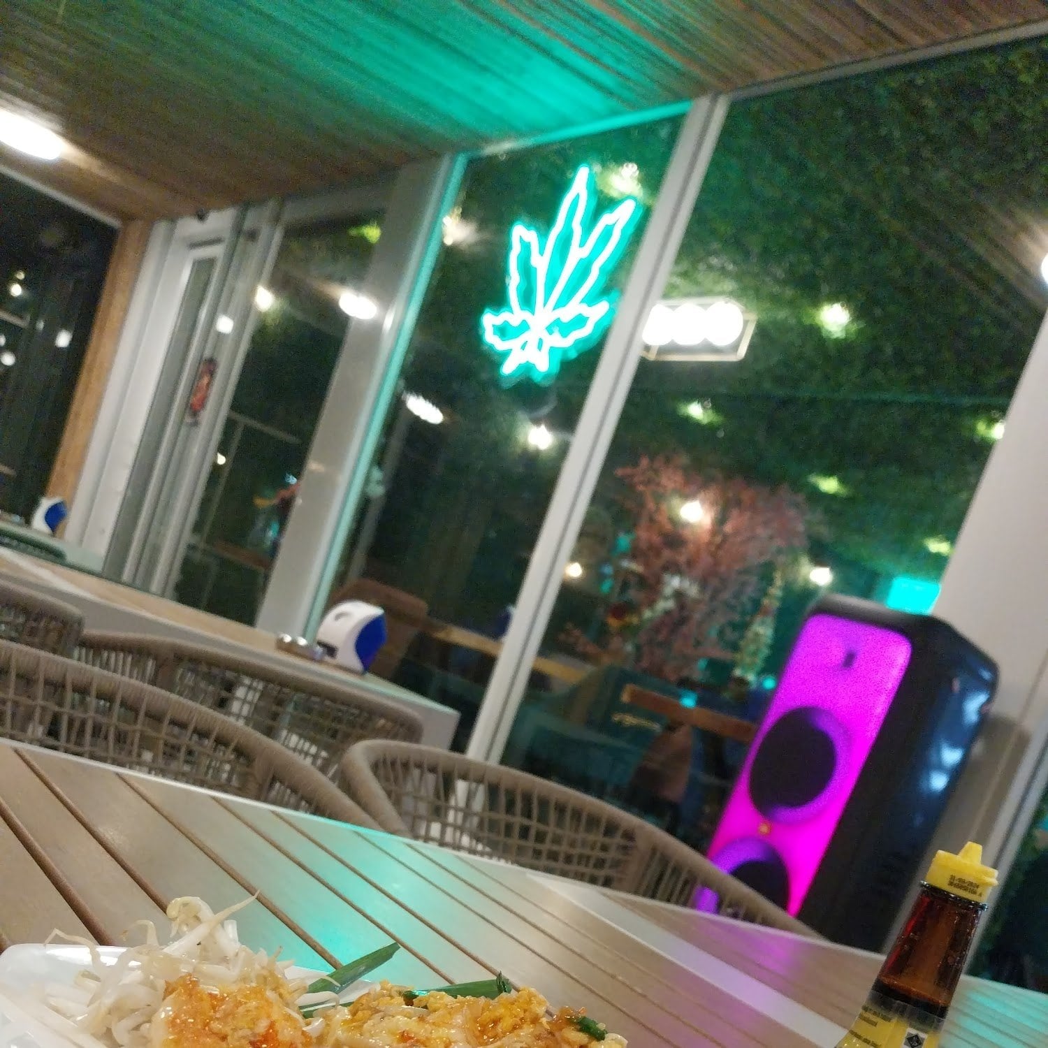 The Old WeedMan Jomtien Restaurant - Cannabis Ganja