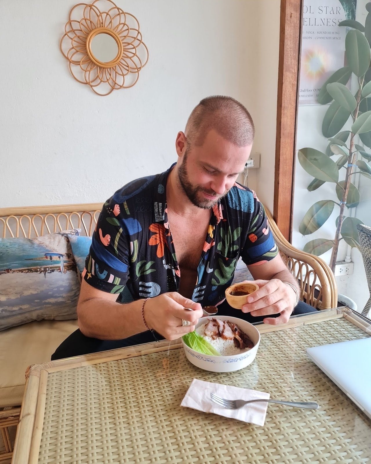 Oumi Organic Cafe