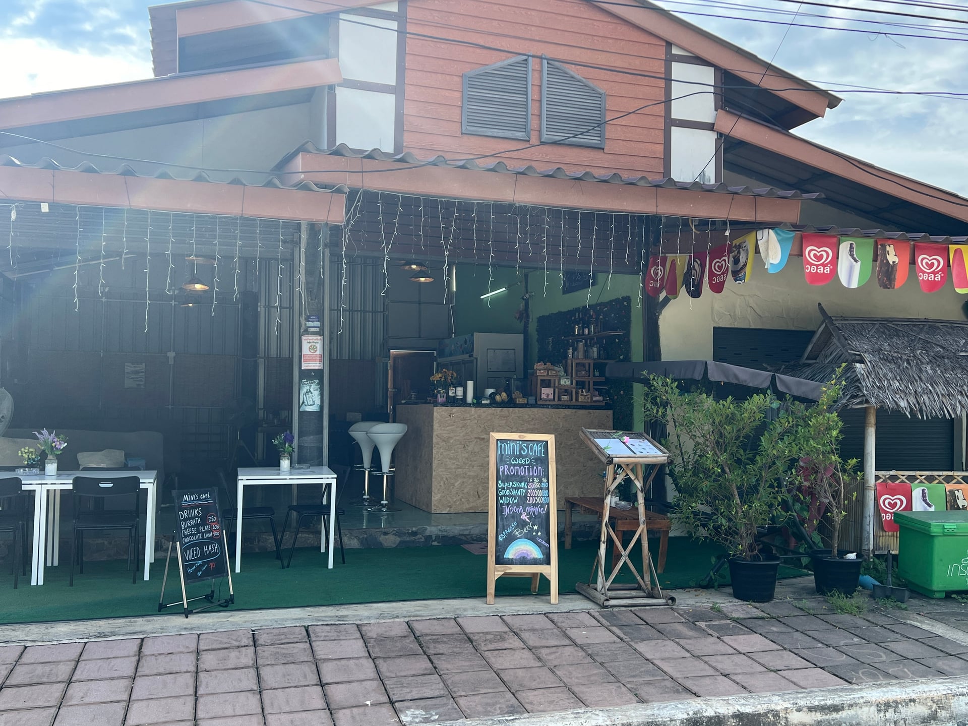 Phiromgun Cafe