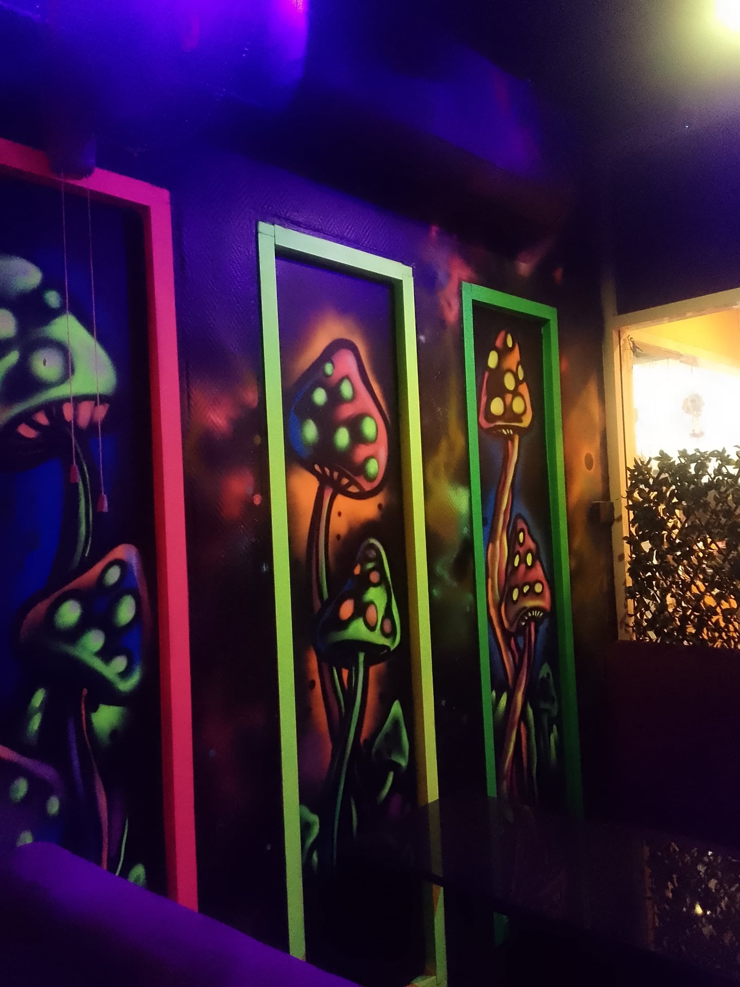 Weed Cafe The Funny Box Cannabis Cafe' Jomtien Beach