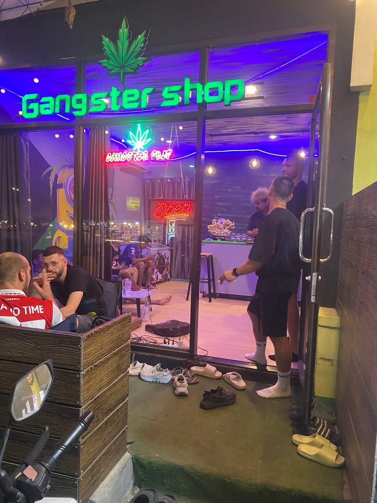 Gangster