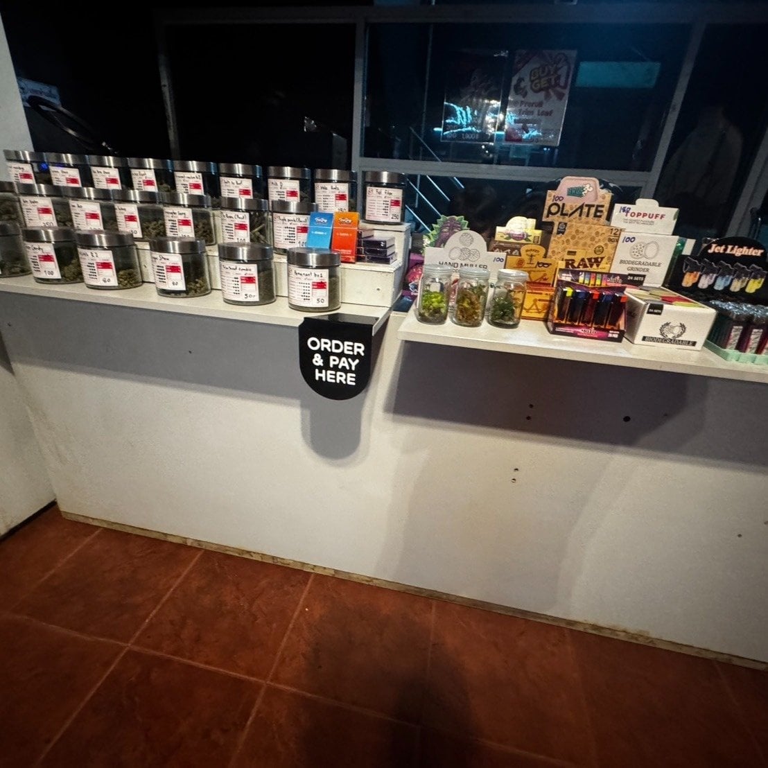 Superbud Living Room Weedshop 24Hrs