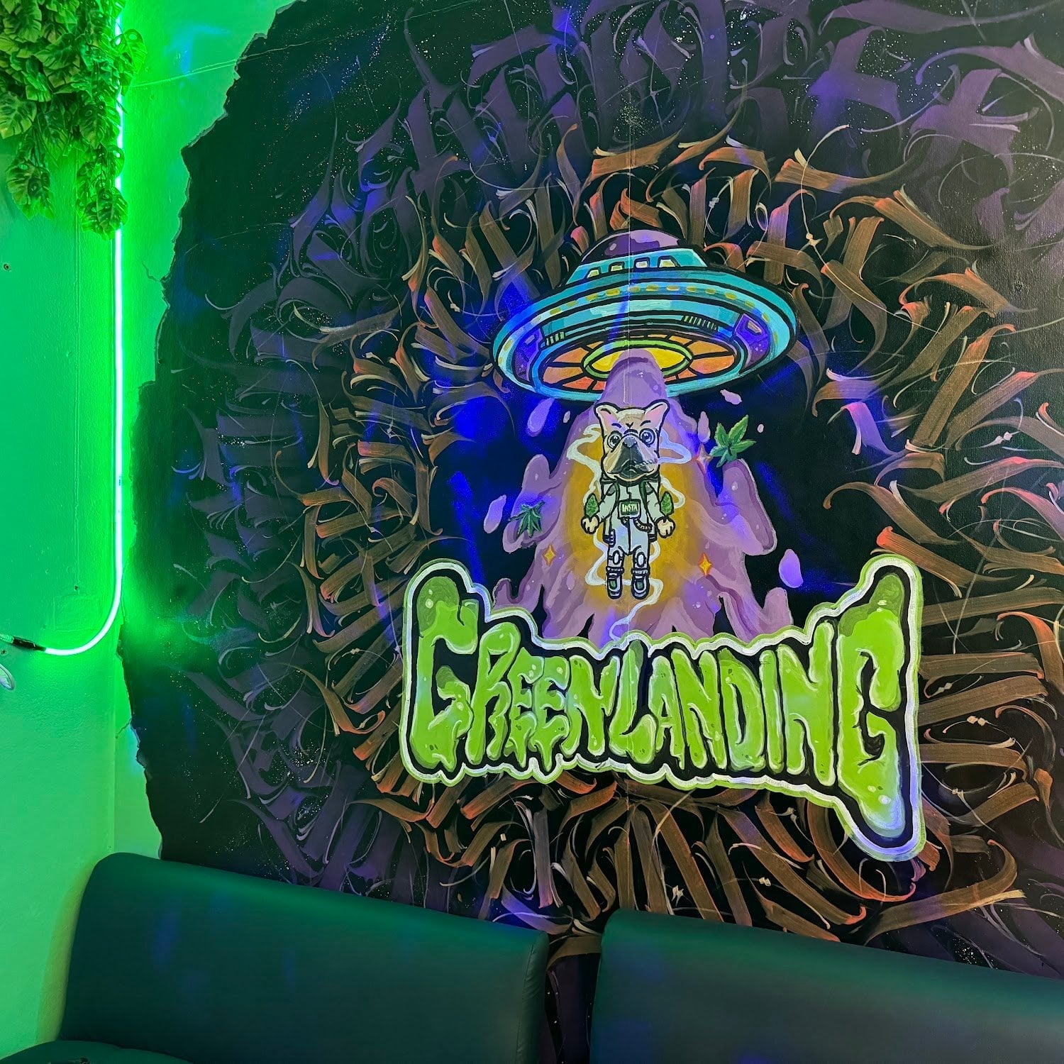 Green Landing - Cannabis Cafe