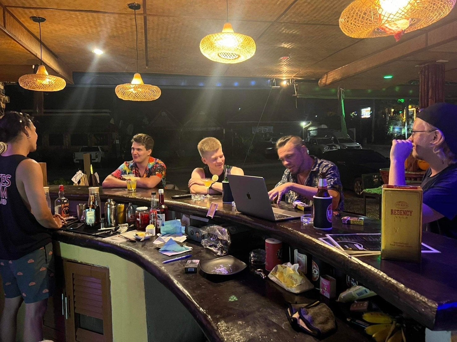 Max Bar
