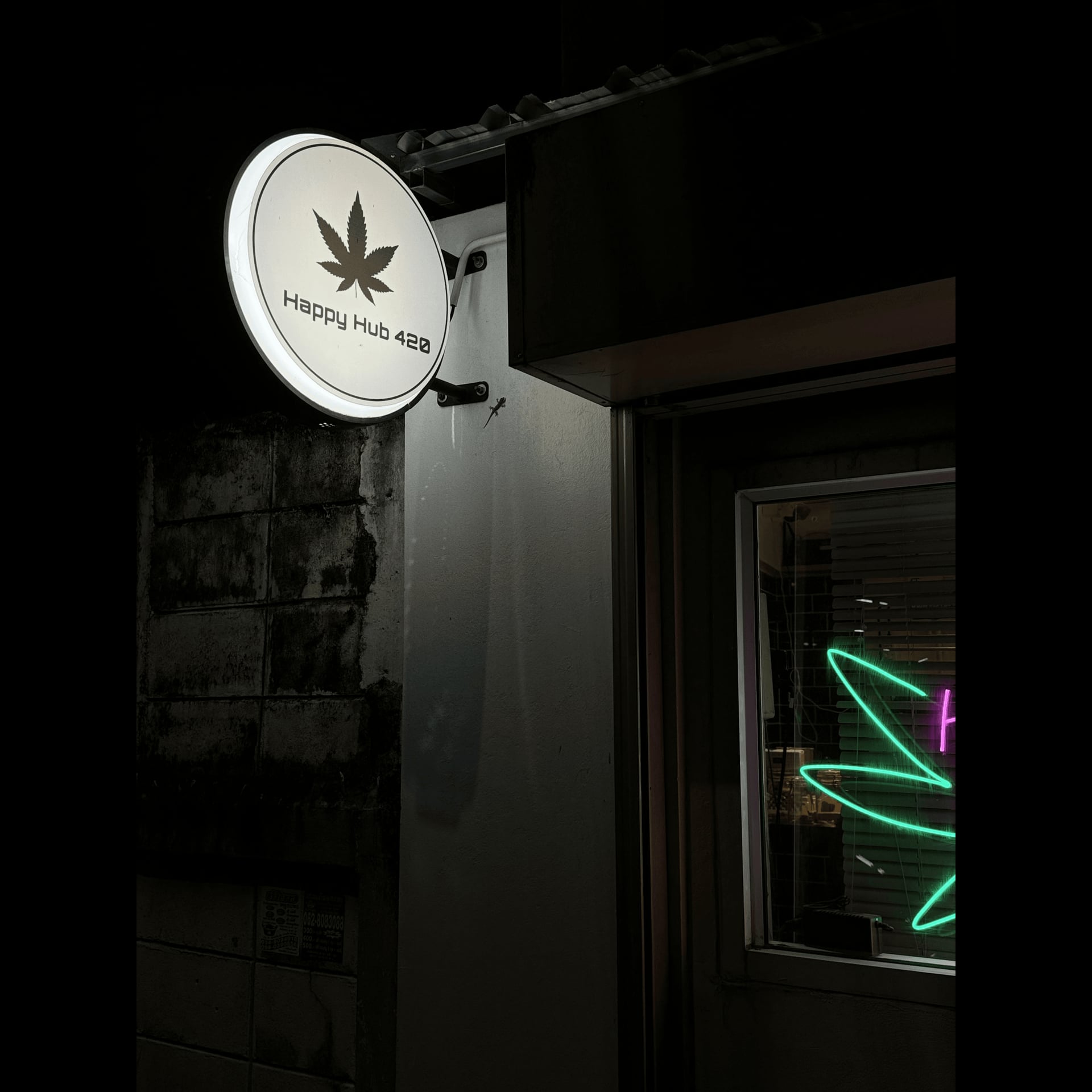 Cannabis Dispensary Happy Hub 420 - Weed Shop & Cannabis logo