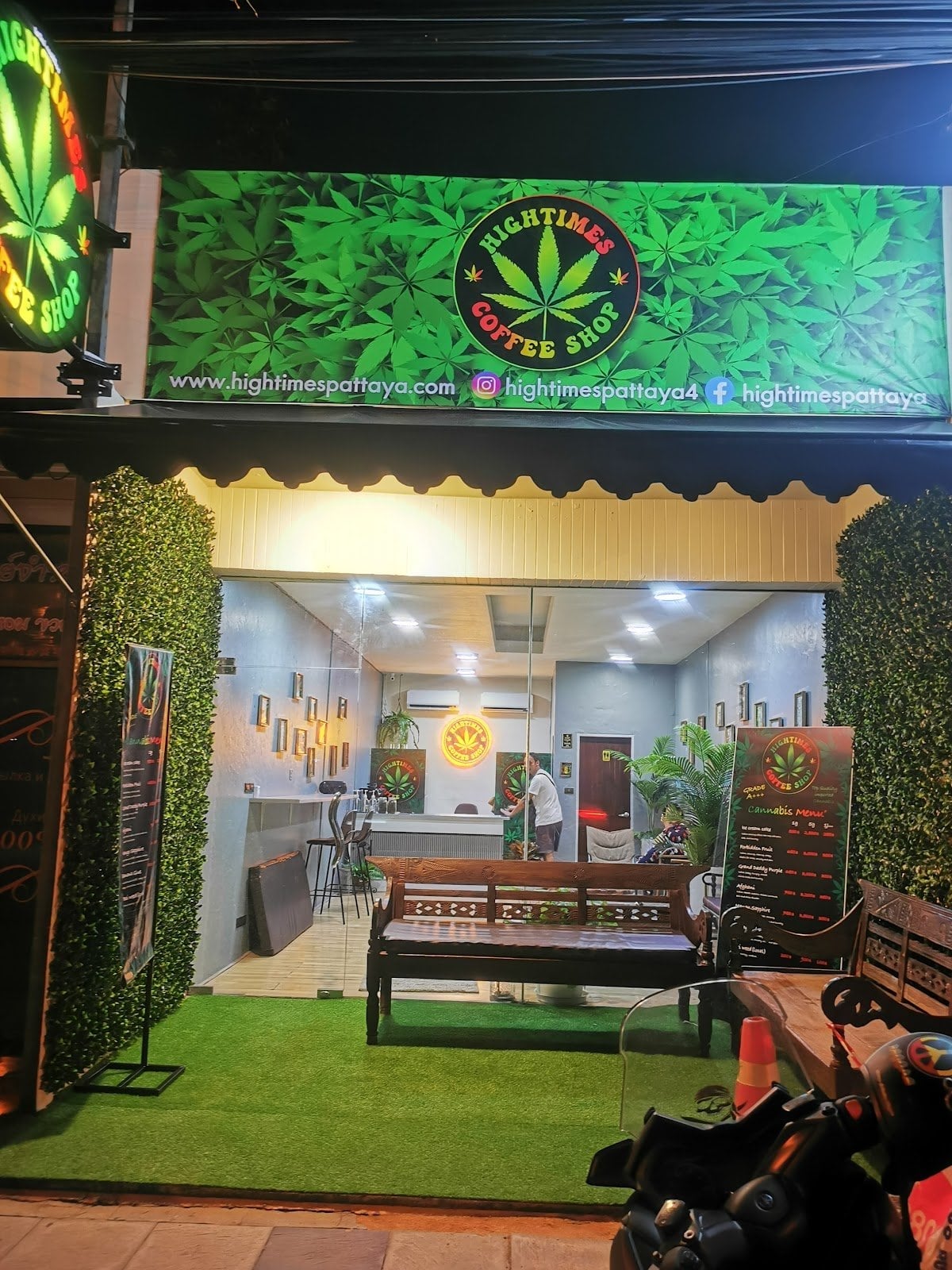 Cannabis Lounge