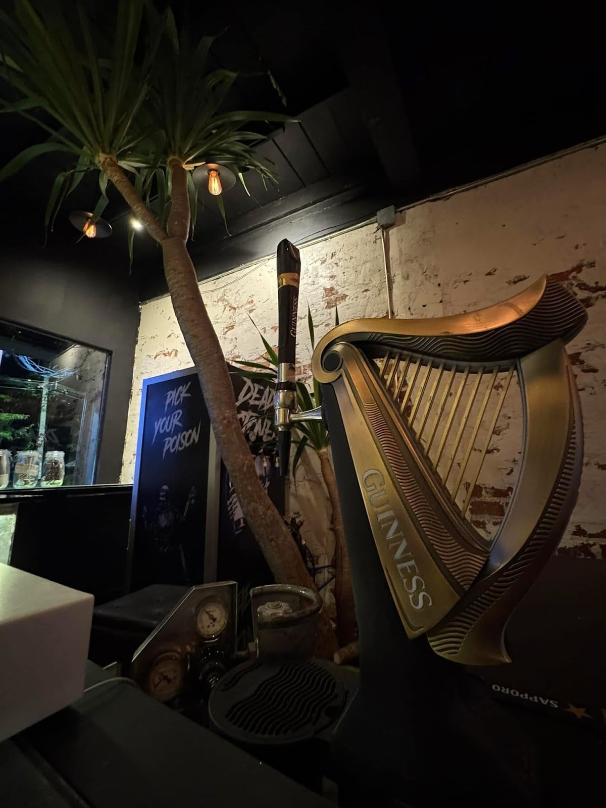Dead Stoned Cannabis & Craft Beer Asiatique