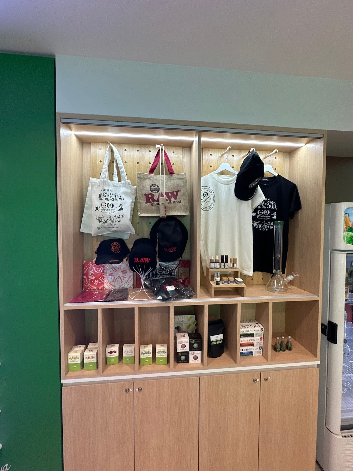 GoGreen By Kanya - Weed Shop & Cannabis Go CNX Chiangmai Gate