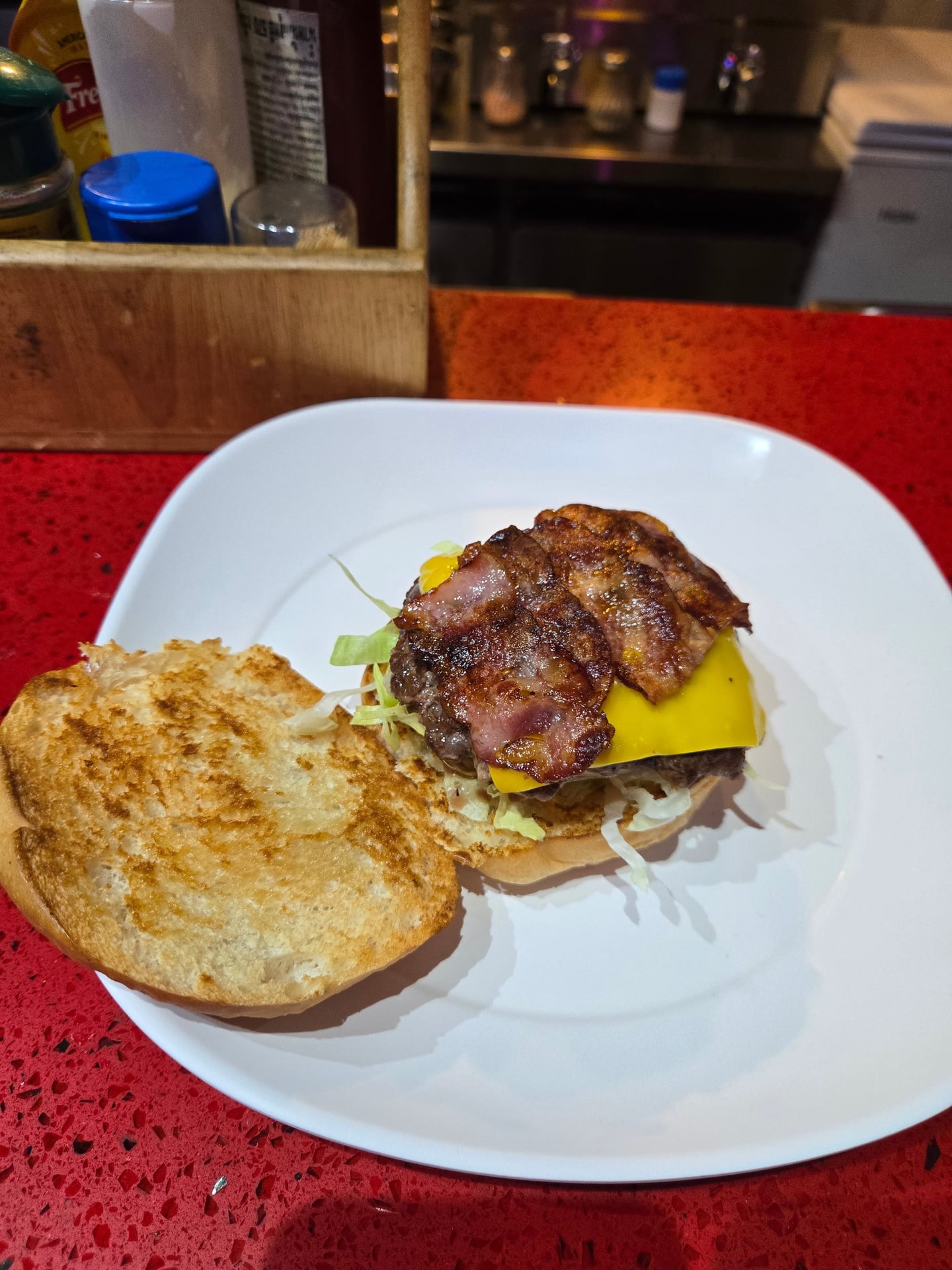 Bucky Burger N Buds