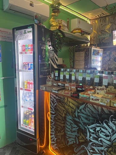 GreenLanding Cannabis Cafe