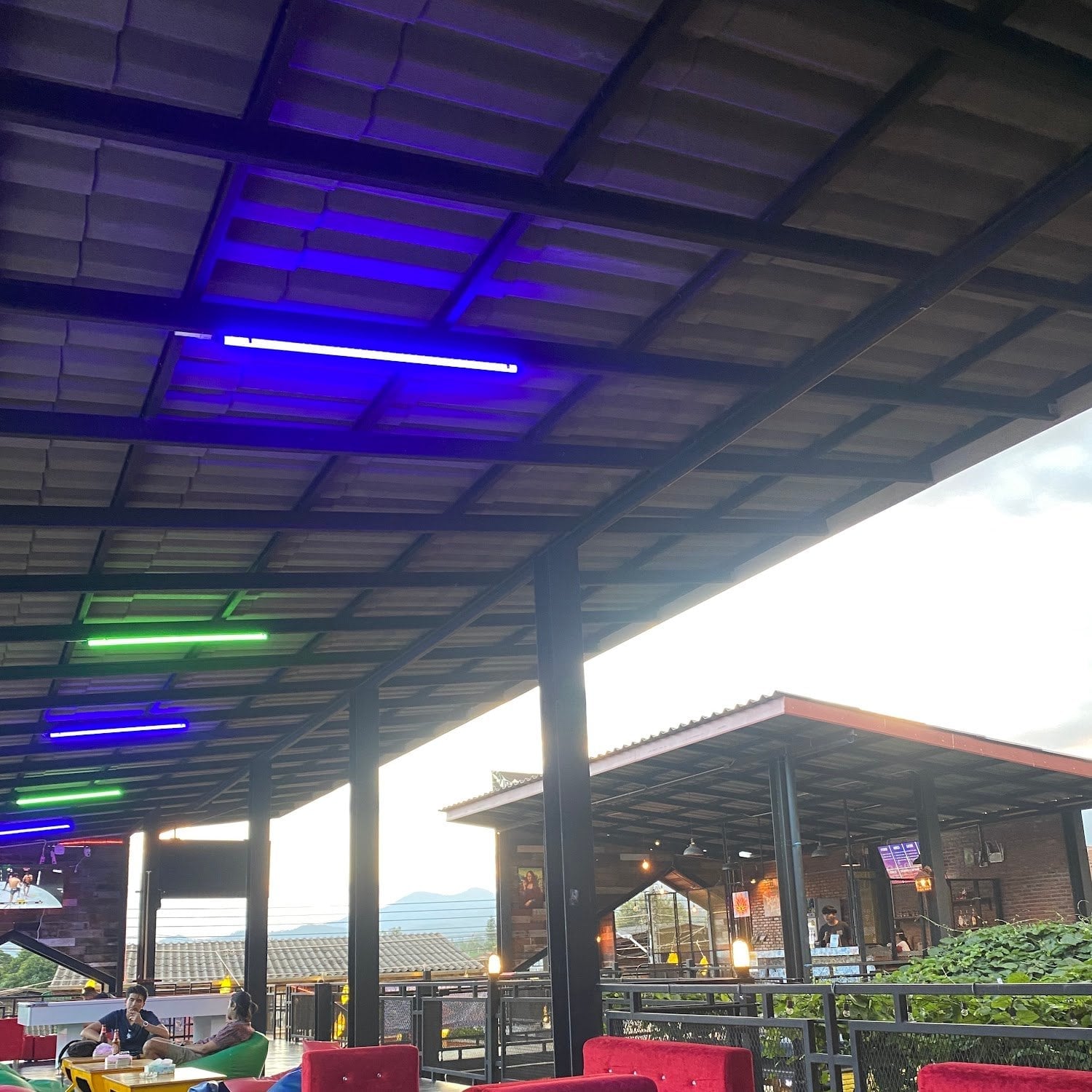 Sticky's Rooftop Mueang Pon