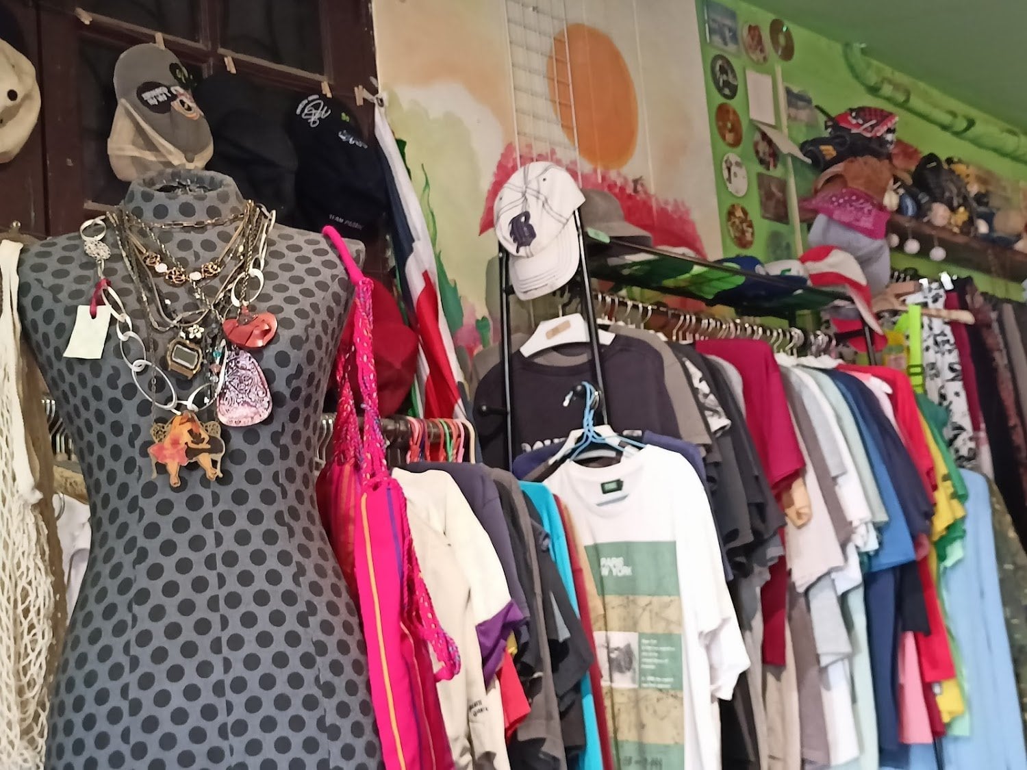 GanJa In Town Ayutthaya Thrift