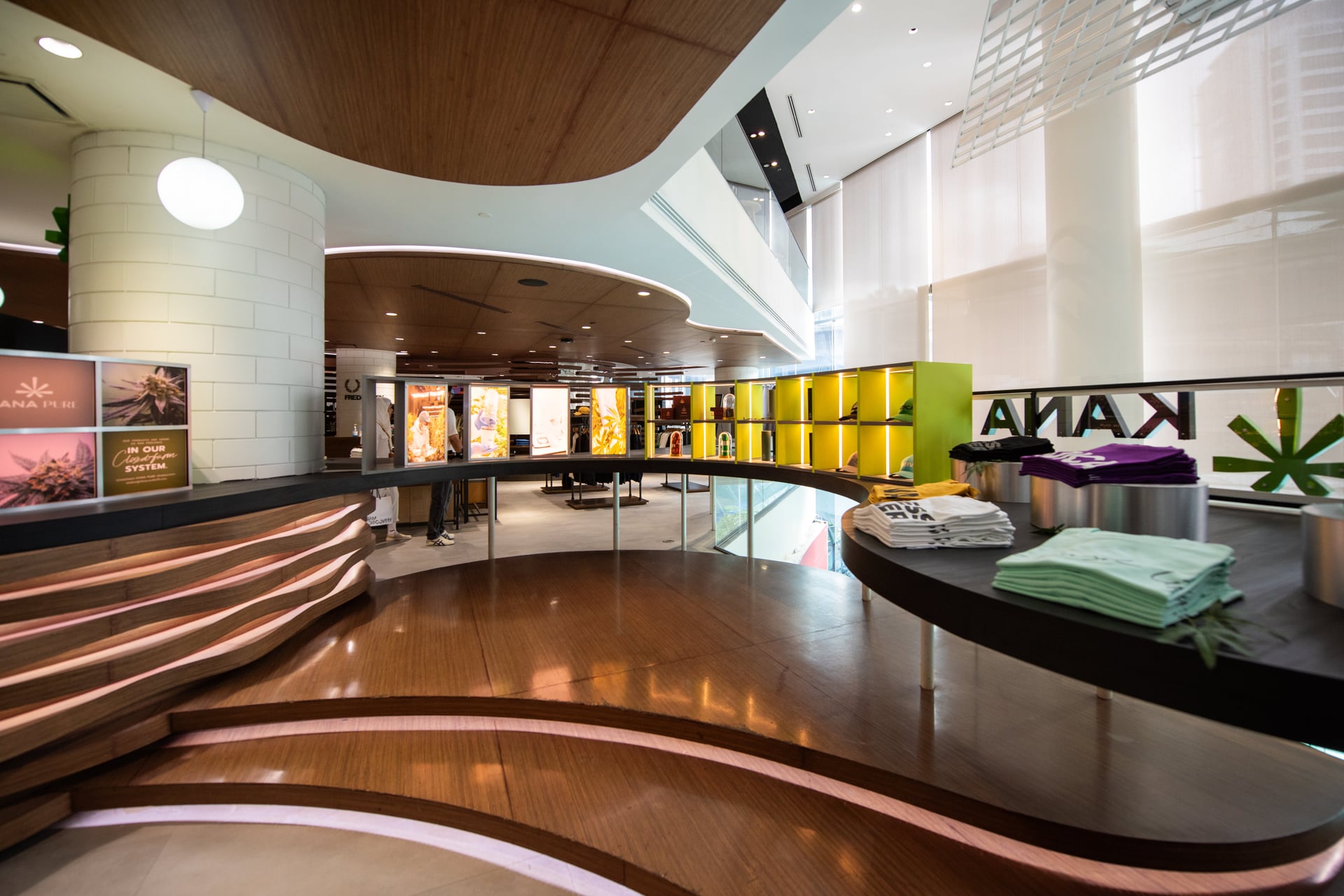 KANA PURE Dispensary At Siam Discovery