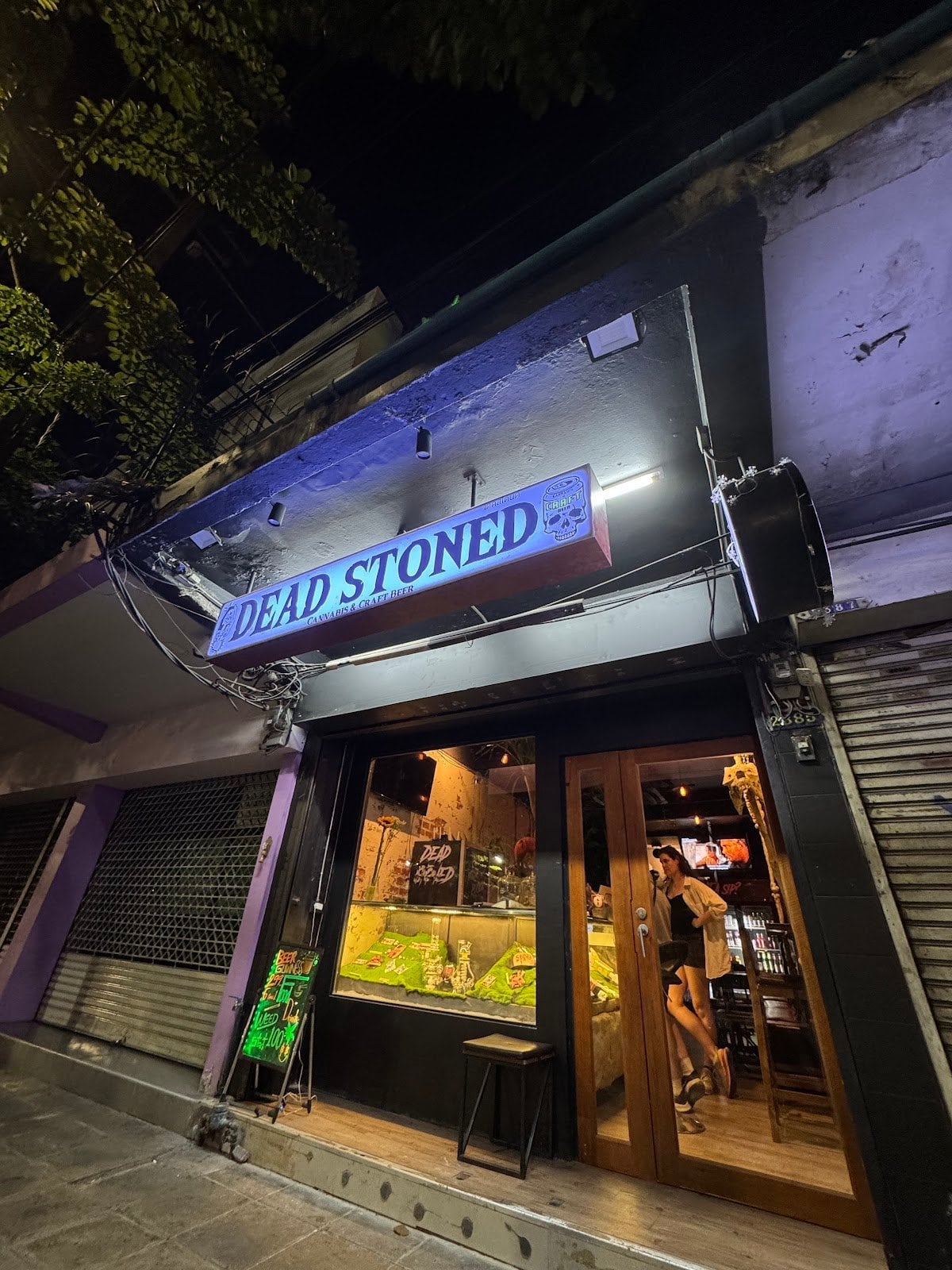 Dead Stoned Asiatique