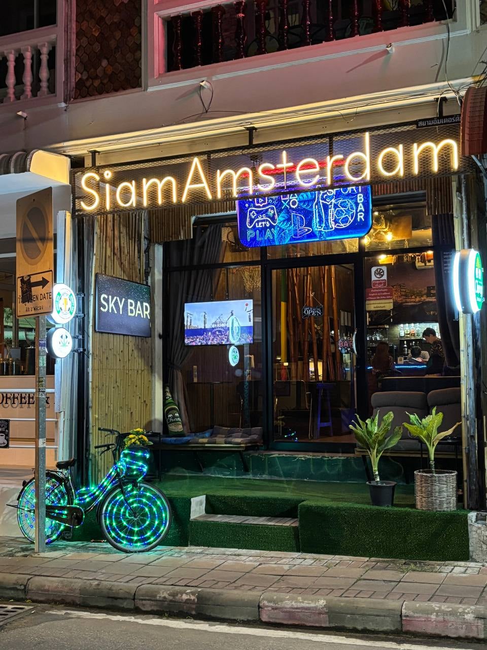 Siam Amsterdam Weed Cannabis Store Draft Beer
