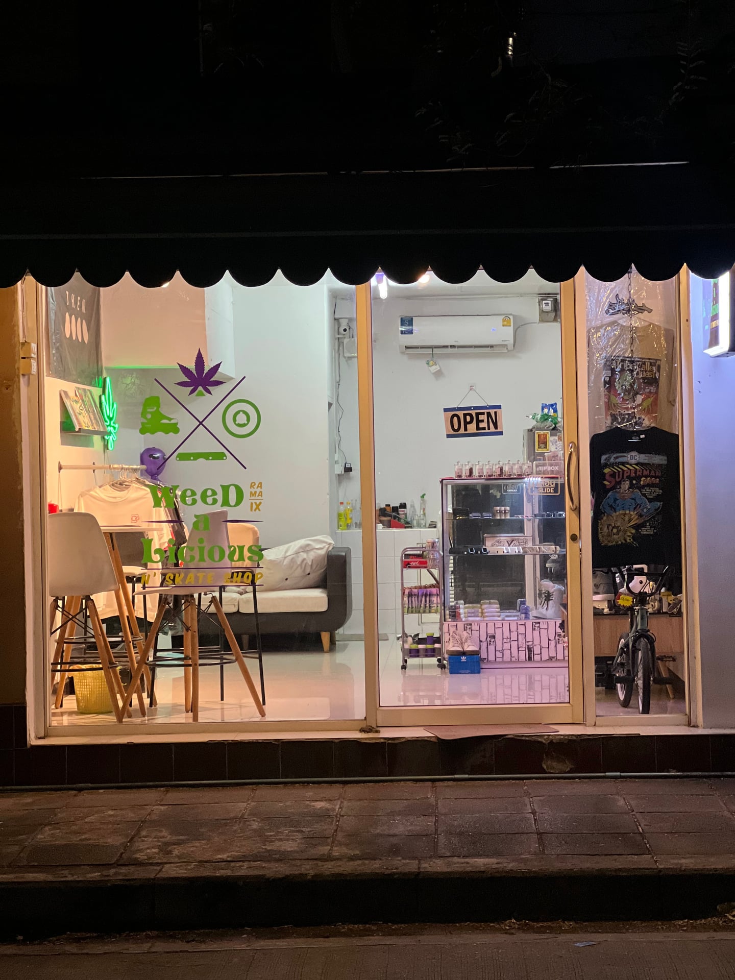 WEED-A-LICIOUS X SKATE SHOP RAMA IX