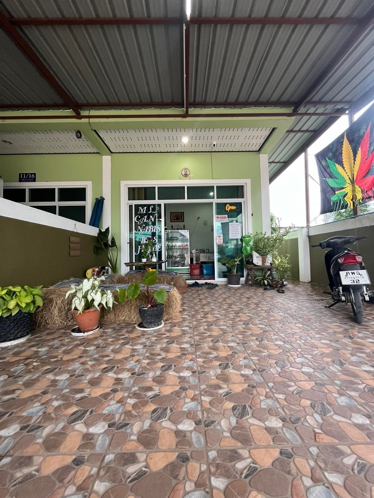 M L Cannabis Bos Home