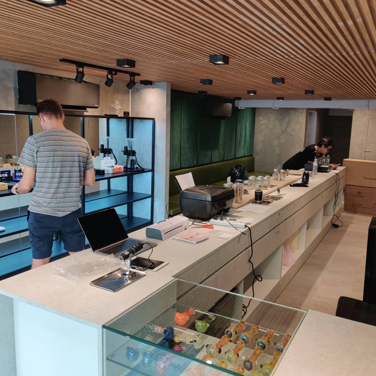 CANNABIS TWINS Dispensary And Lounge - Silom