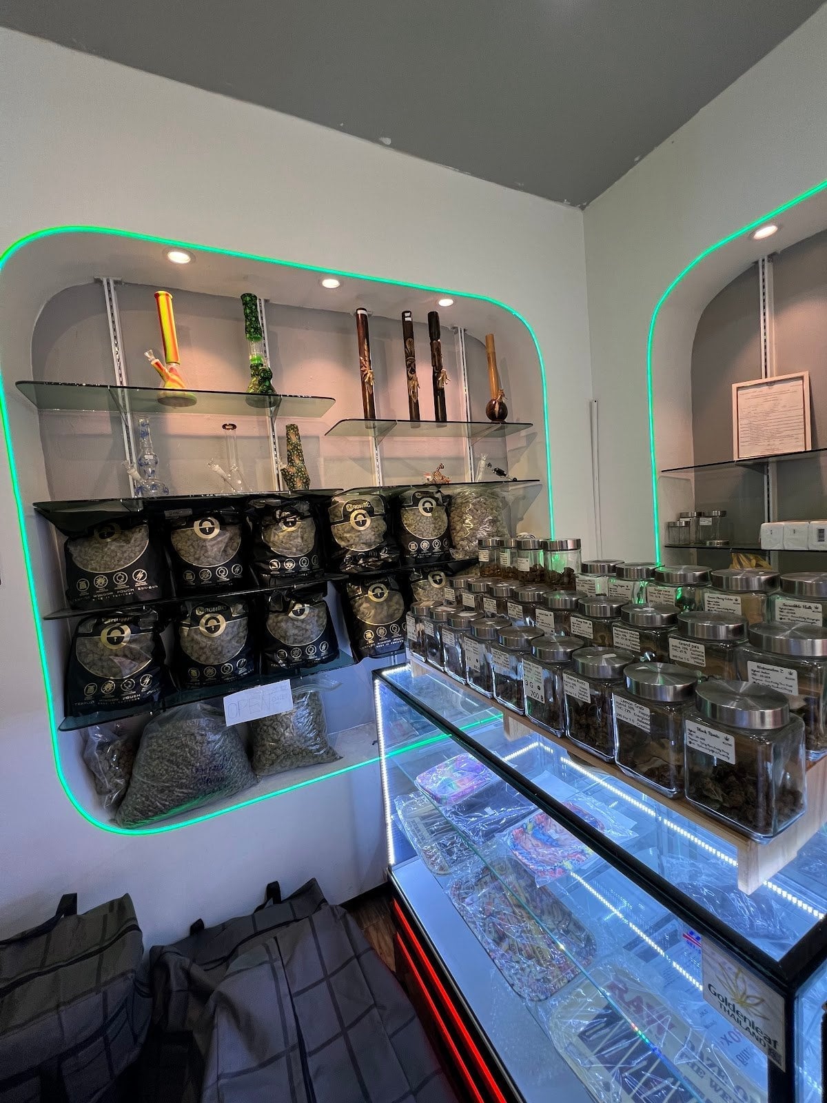 Cannabis Golden Leaf Pattaya
