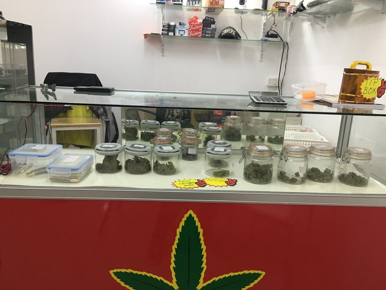 Weed Cannabis Shop Sensimilia Medicanna