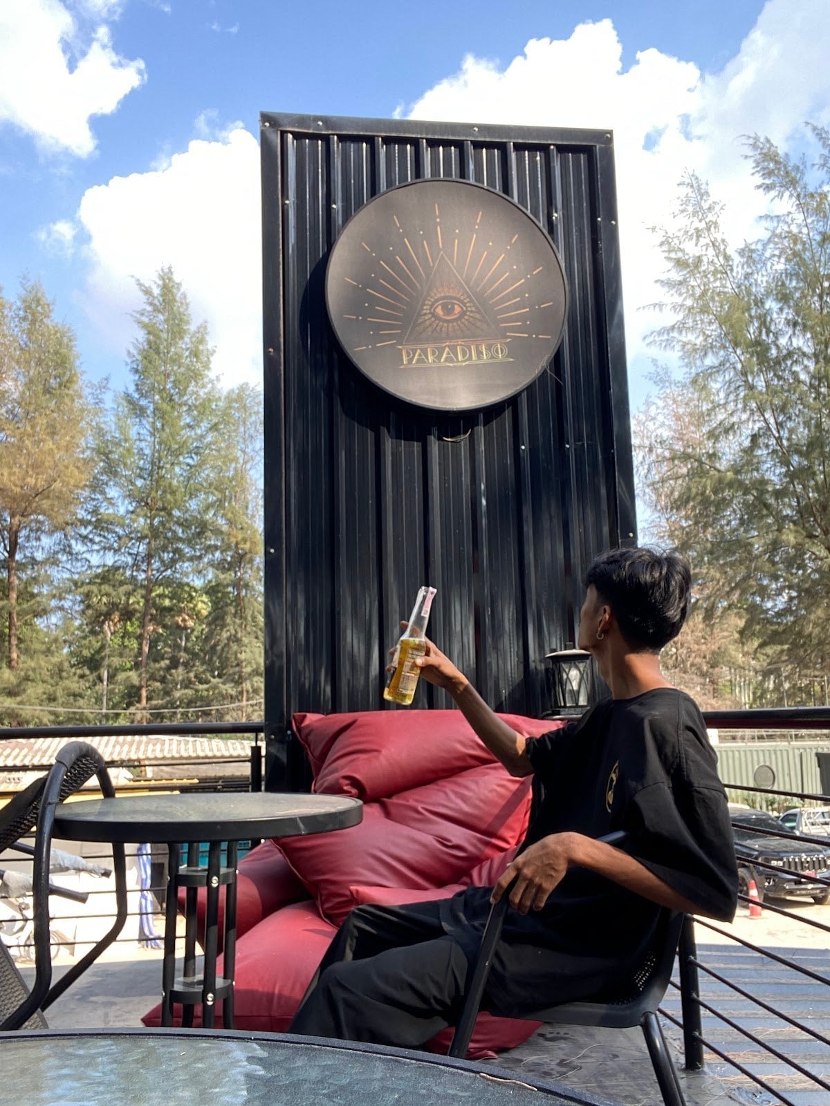 Paradiso Bangtao Beer & Bong
