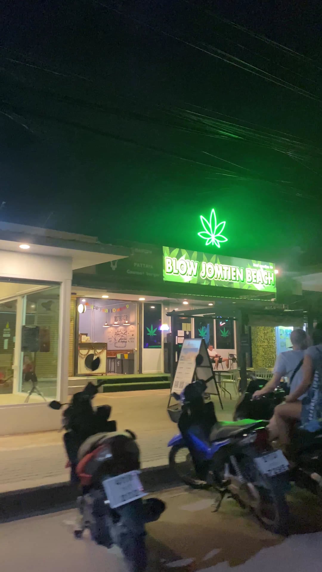 Blow Jomtien Beach