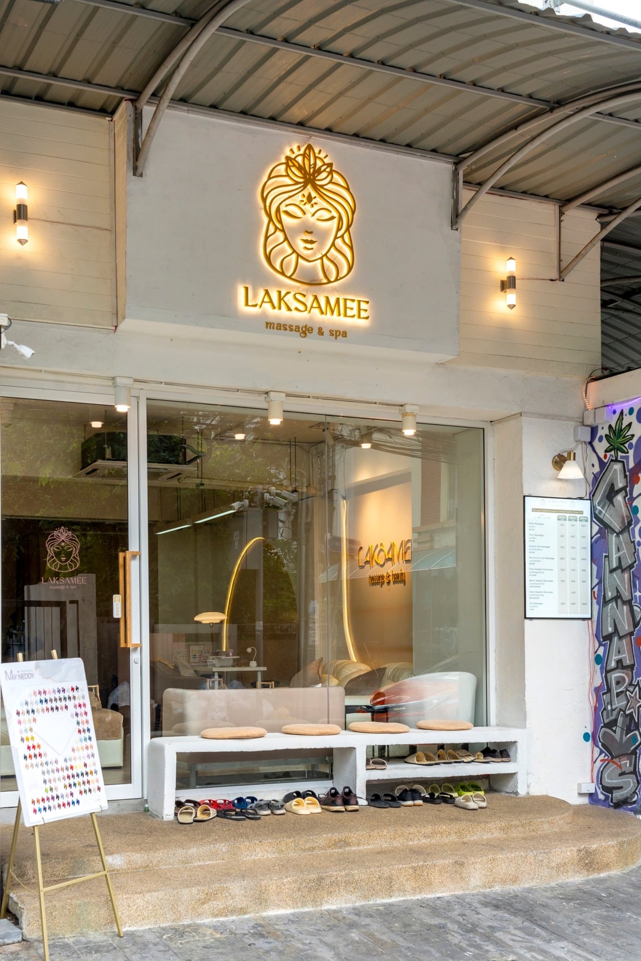 Luxe Coffeeshop