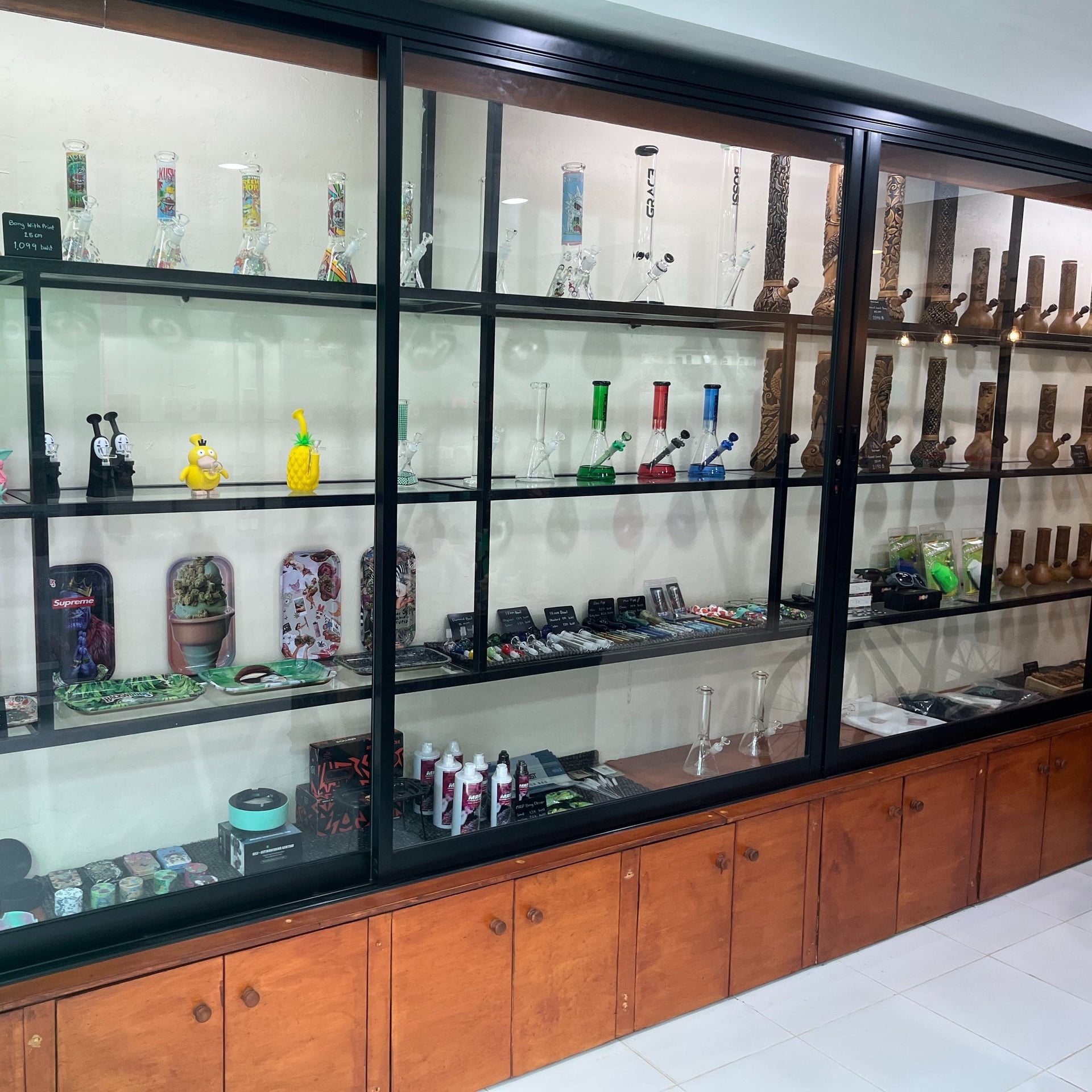 Haze Buds Cannabis Chiang Mai Gate Saturday Walking Street Weed