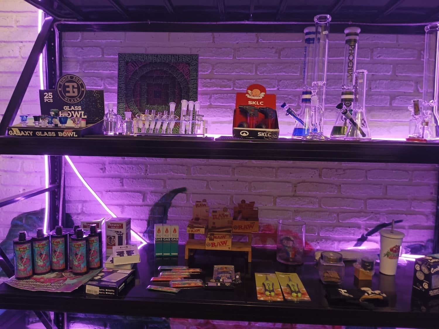 HERBSTORE . .