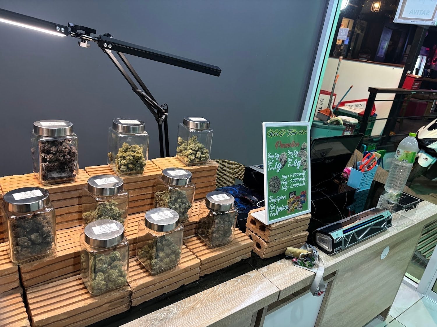 Weed Time420 Cannabis Shop Dispensary Marijuanas