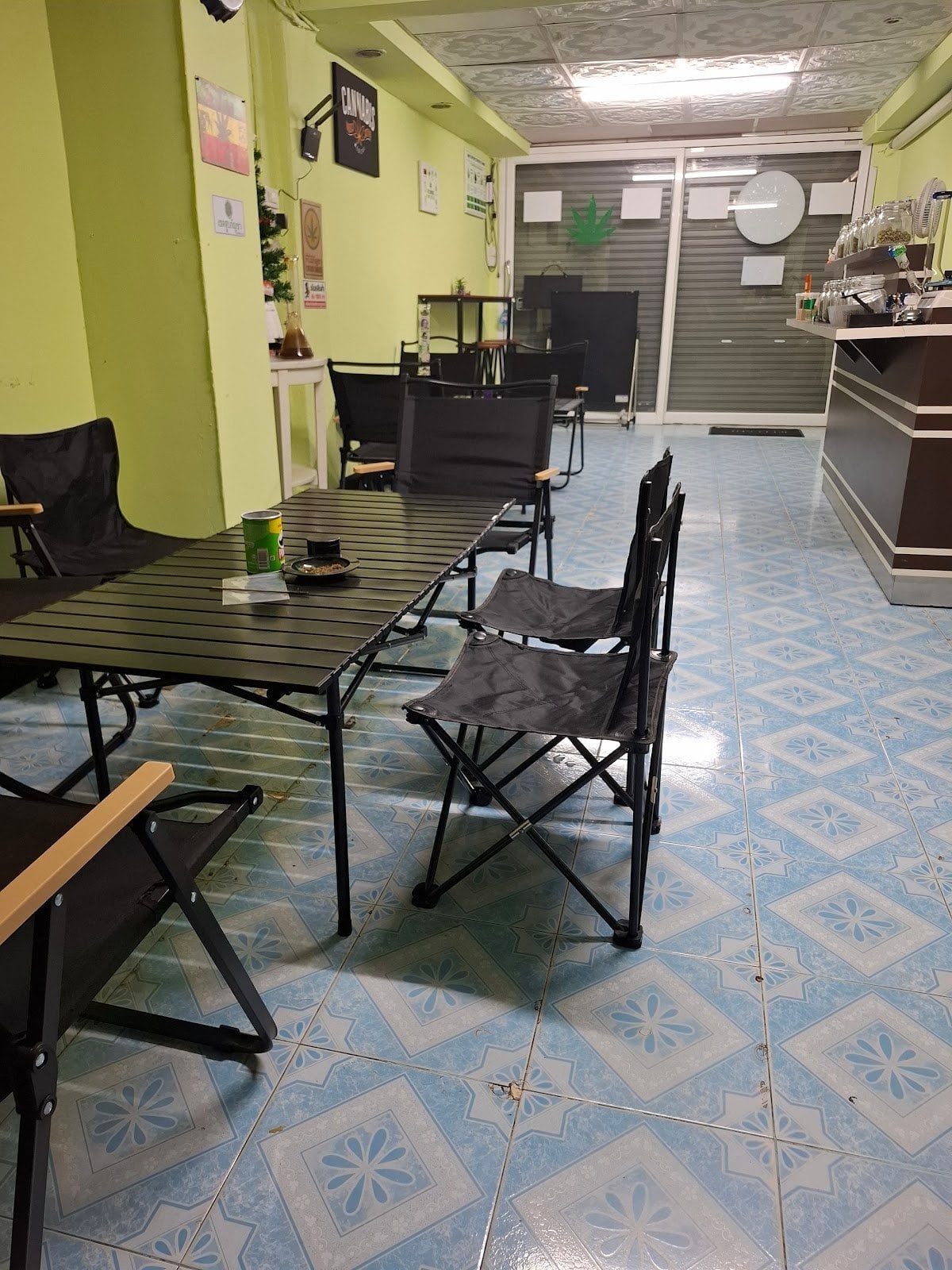 Happyweed Cafe'