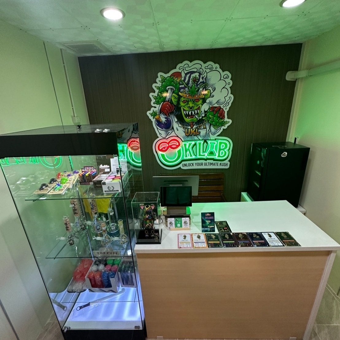 Uklab Weed Dispensary Near BTS Bearing