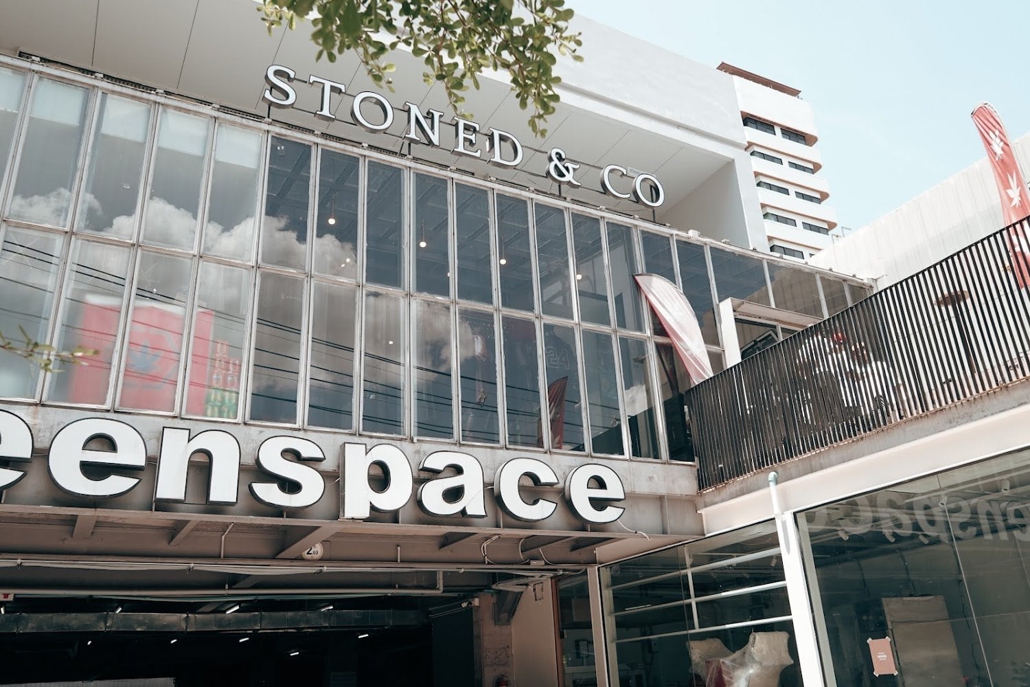 Stoned & Co Thonglor - Fashion And Medical Dispensary Lounge