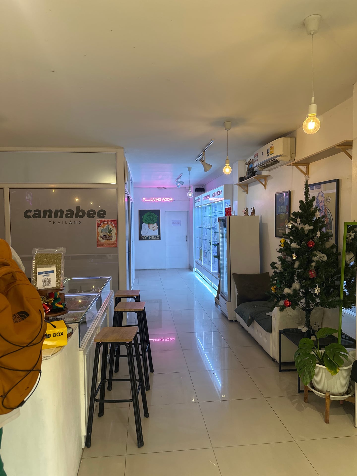 Cannabee Flagship