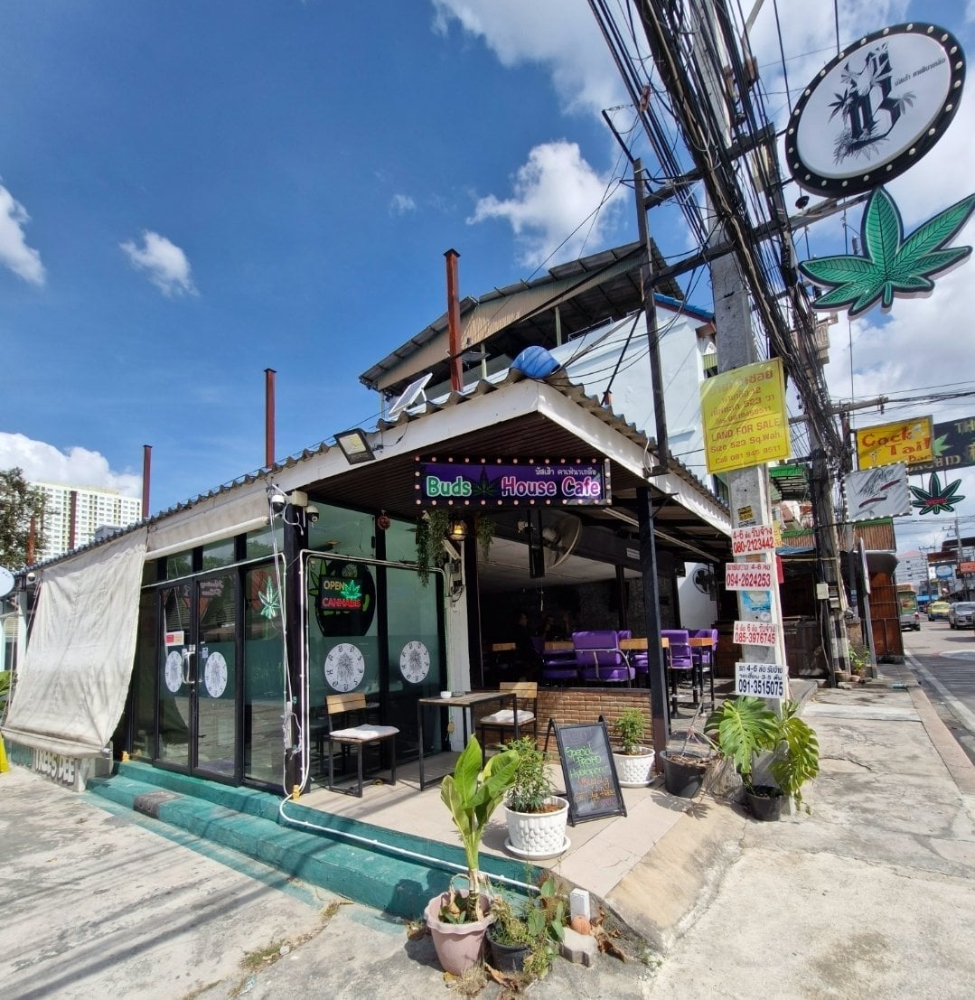 Buds House Café Naklua