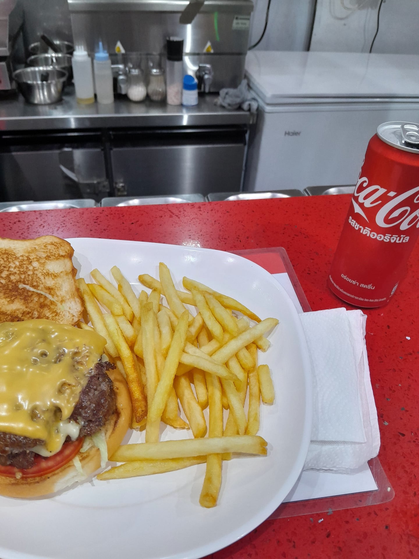 Bucky Burger N Buds
