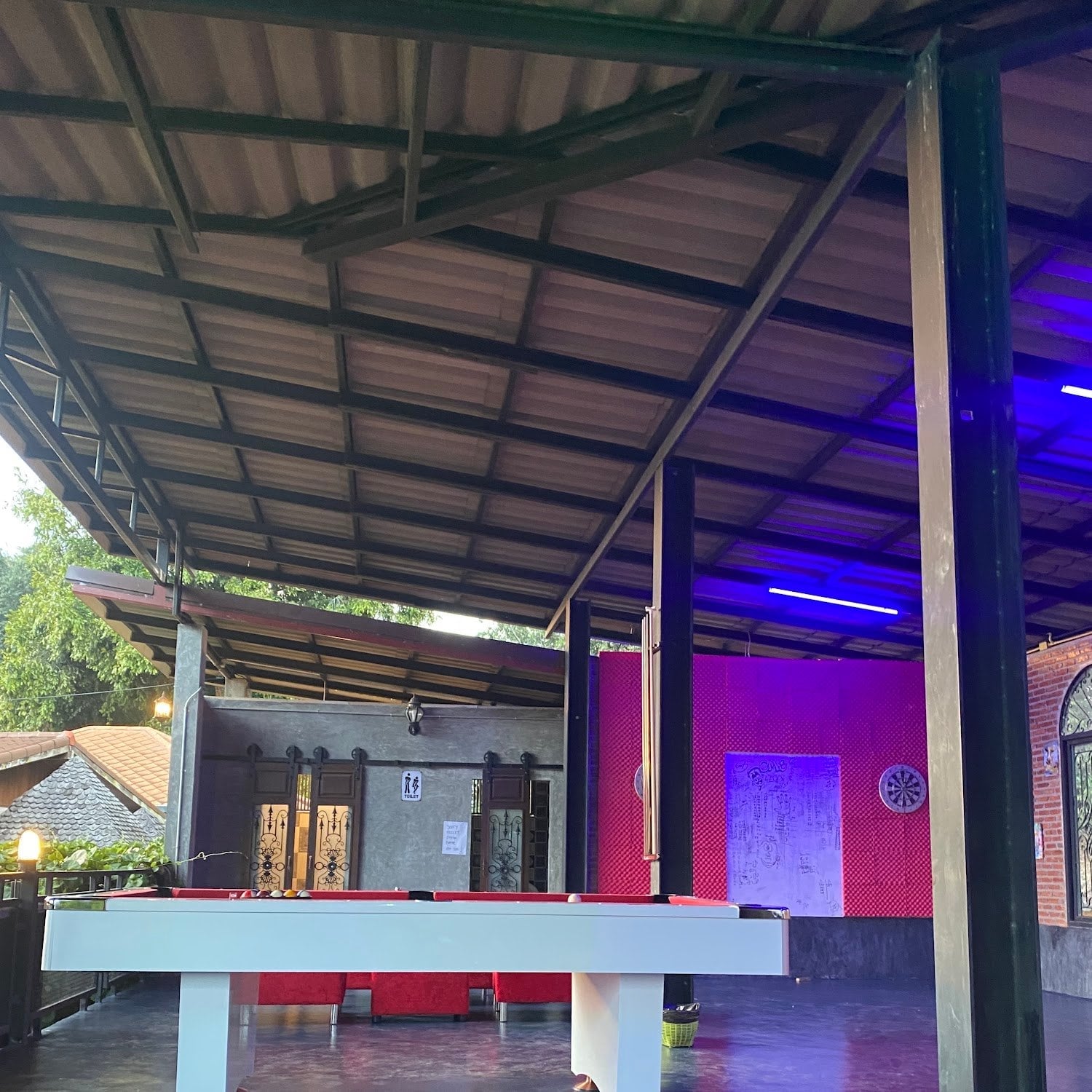 Sticky's Rooftop Mueang Pon