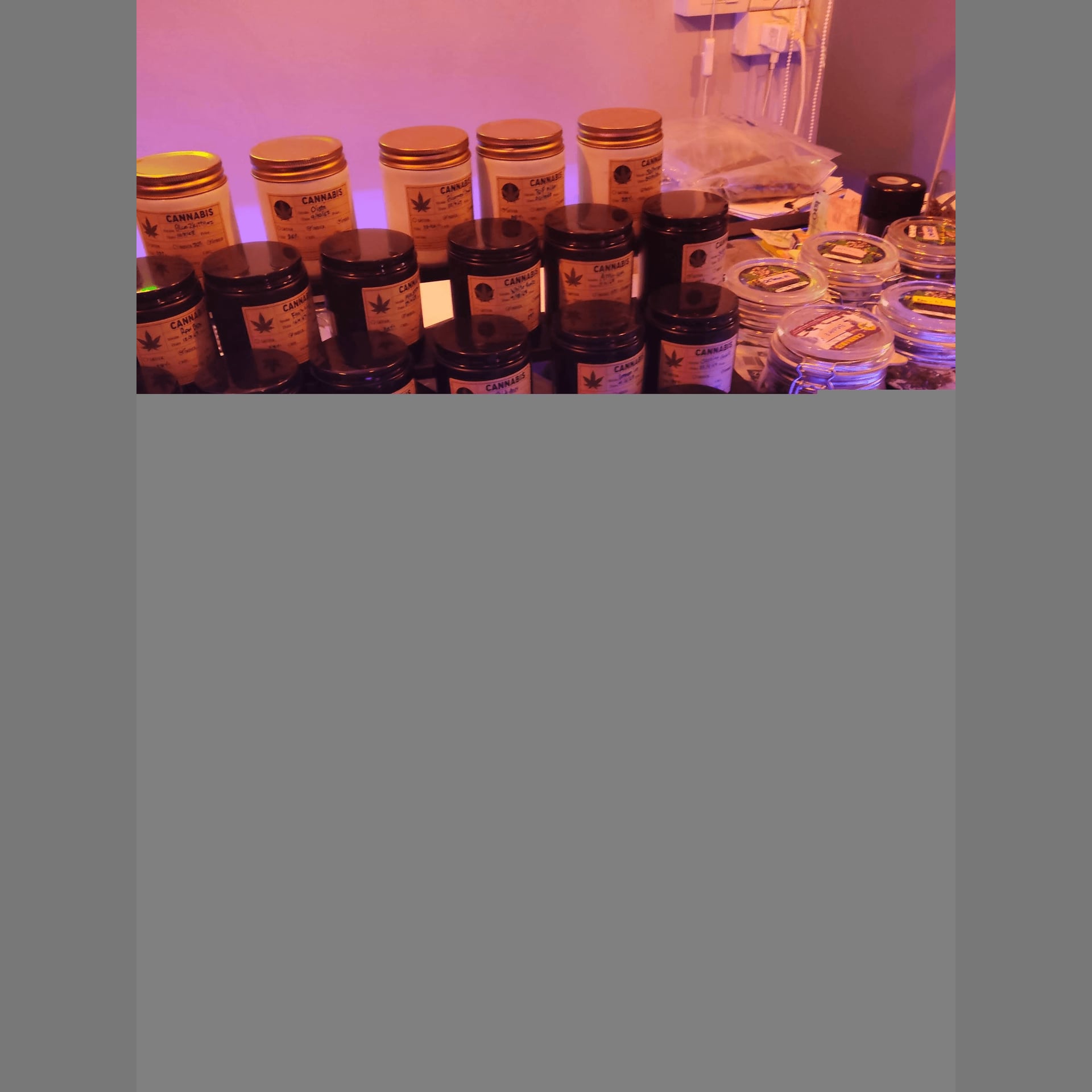 Магазин каннабиса Best Weed Cannabis в Bangkok логотип
