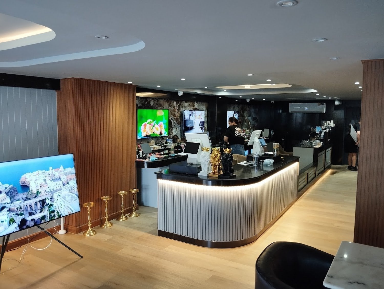 THE IRON's Coffeeshop