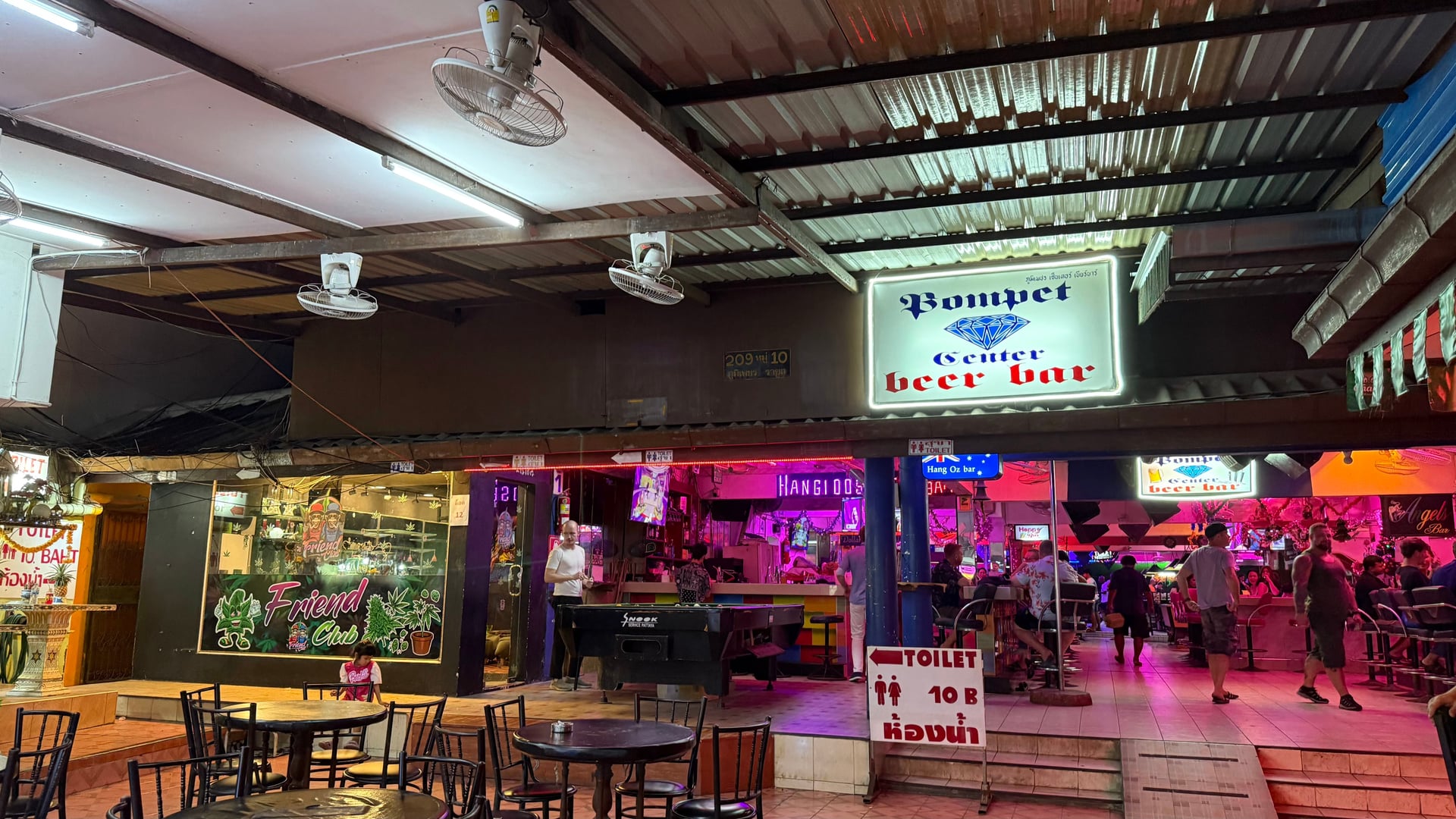 Fantastic Chill Bar