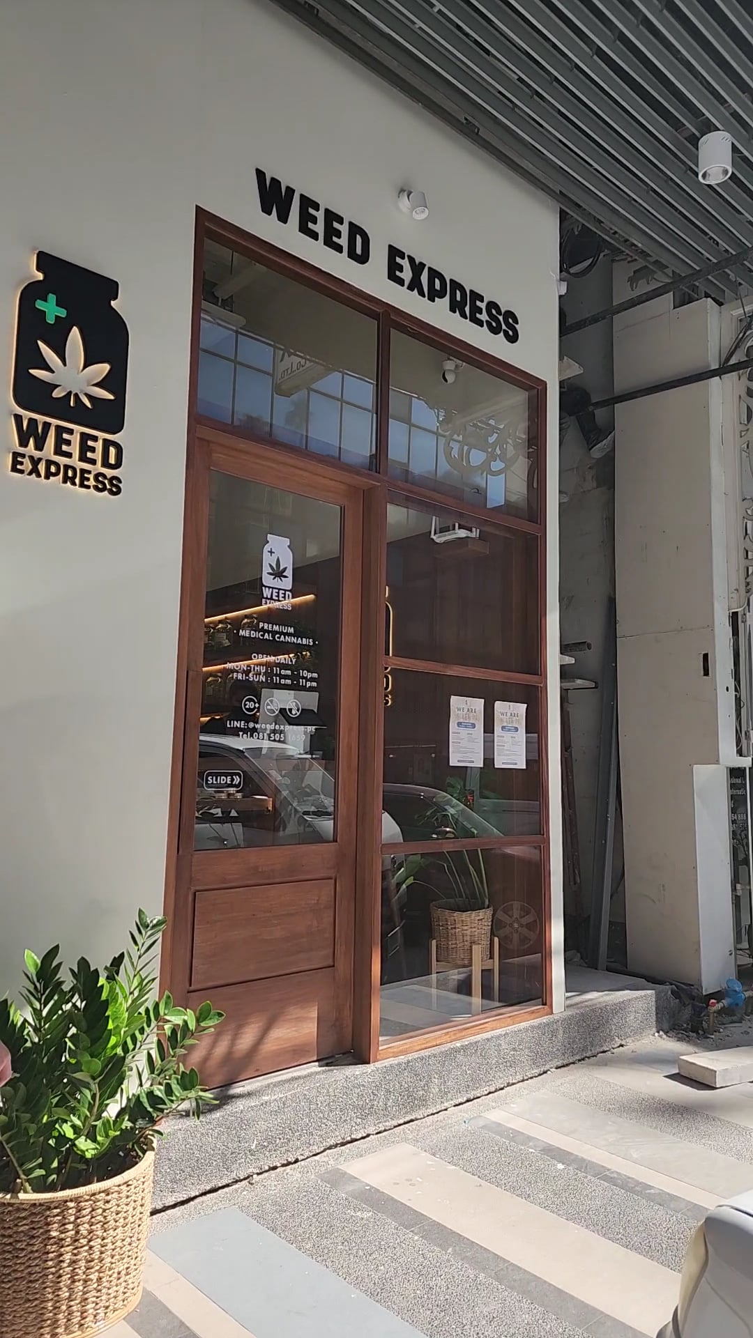 WEED Express Phloen Chit
