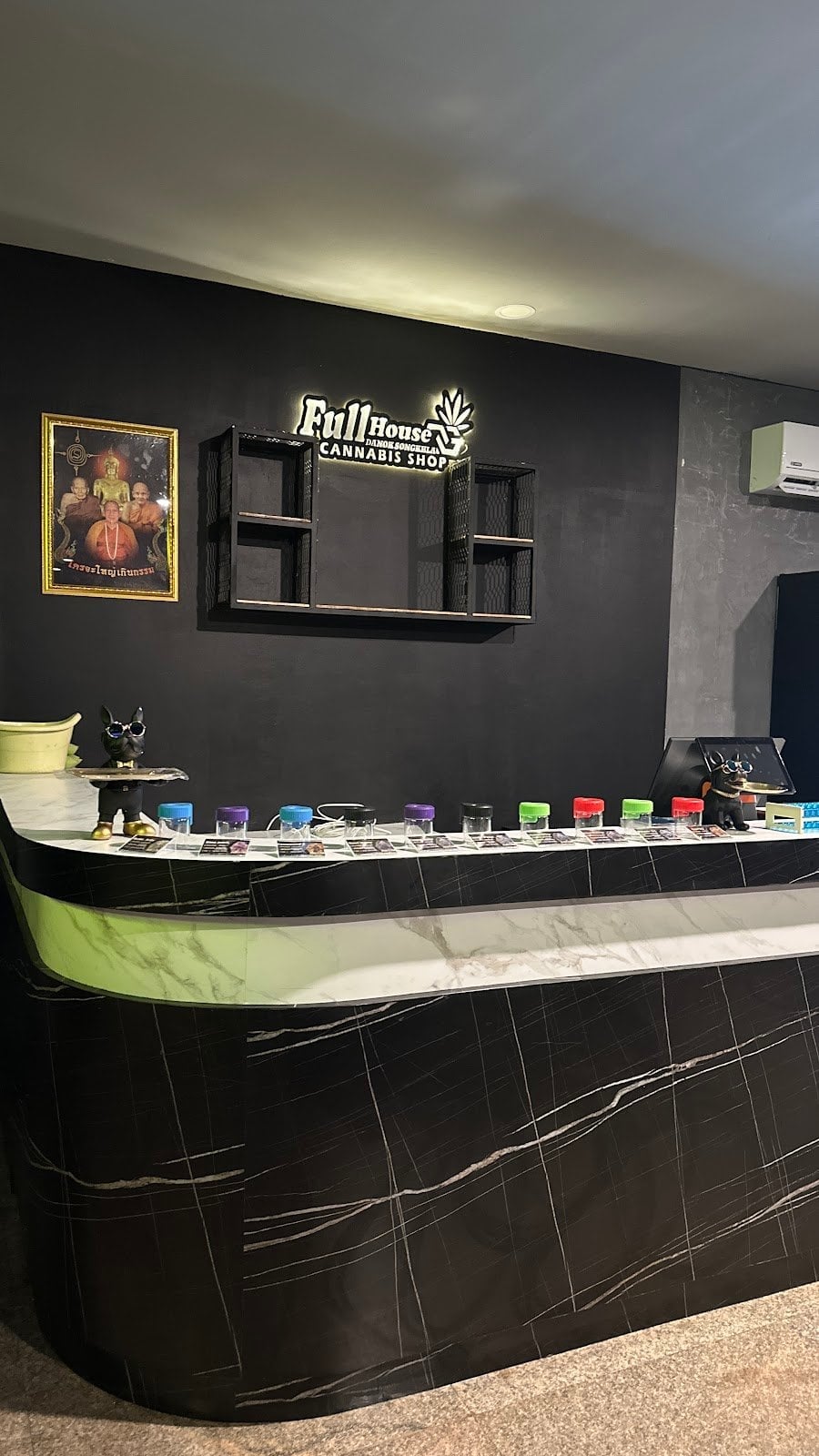 FullhouseOG Cannabis Shop Dannok