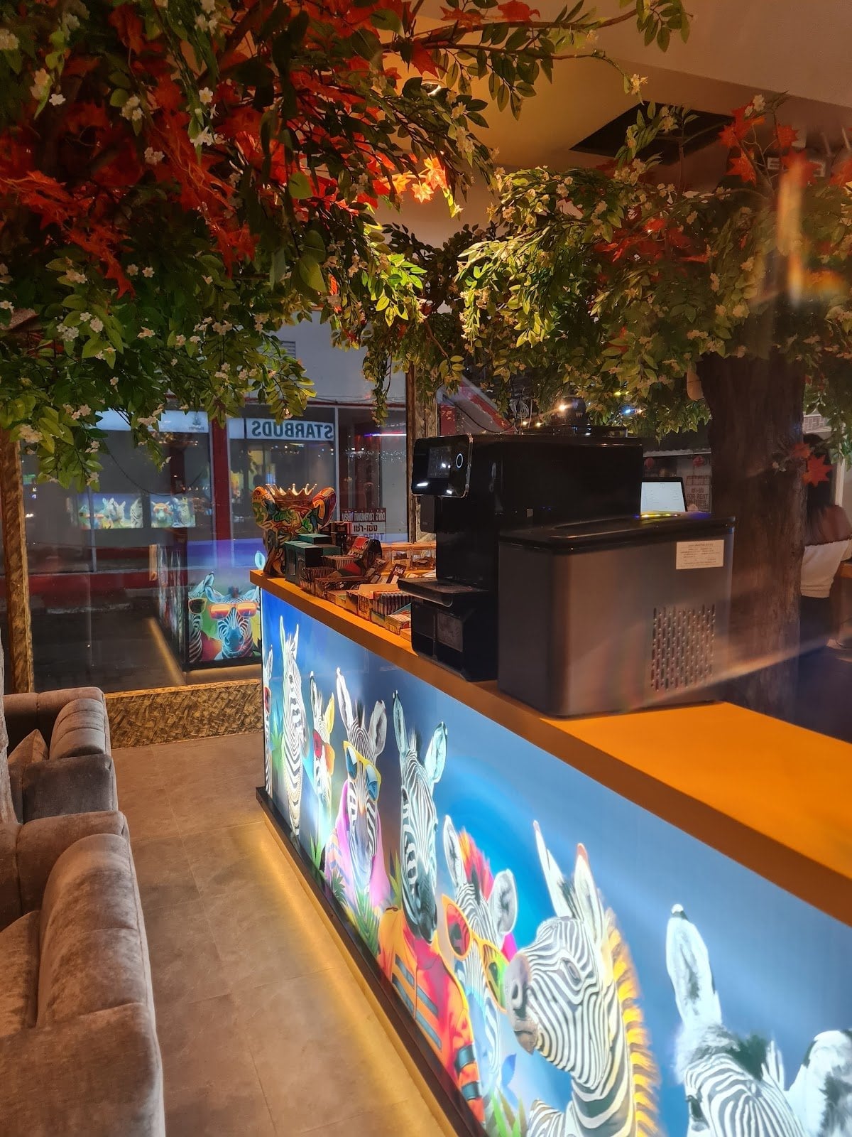 Starbuds Cannabis Tipp Plaza