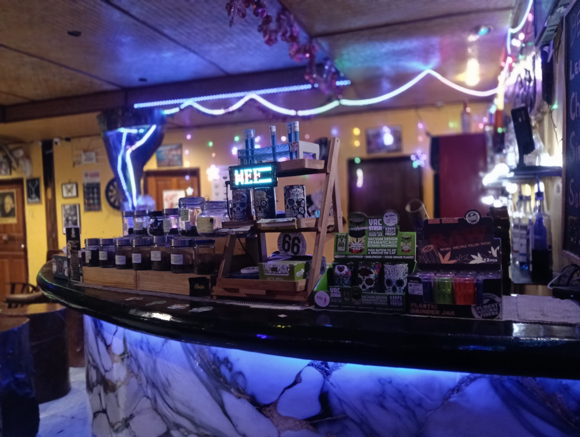 Max Bar