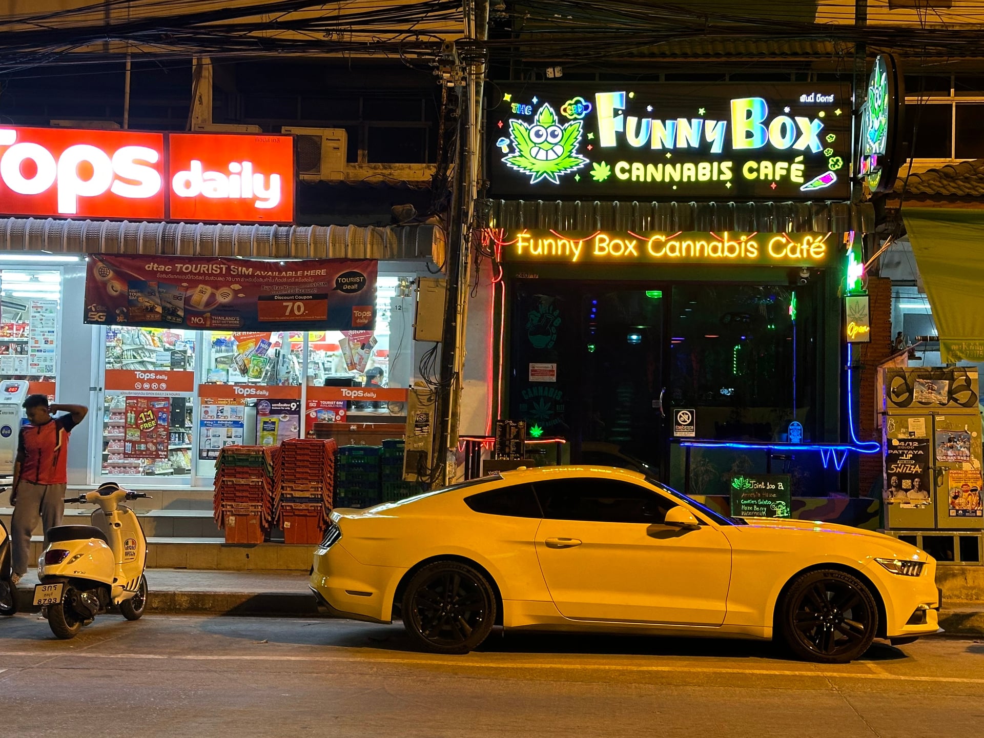 Weed Cafe The Funny Box Cannabis Cafe' Jomtien Beach