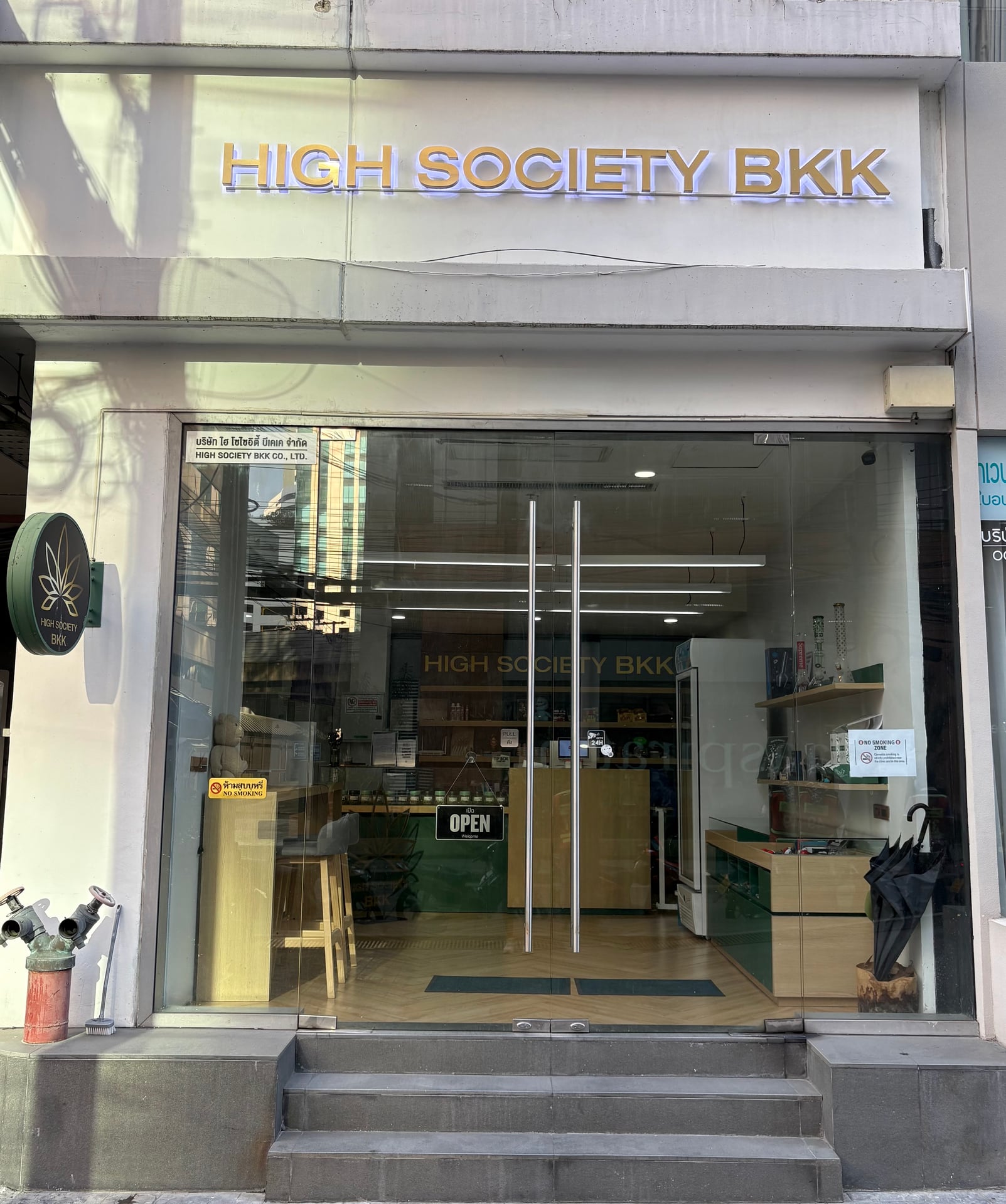 CANNABIS TWINS Dispensary, Lounge And Weed Shop - Phloen Chit