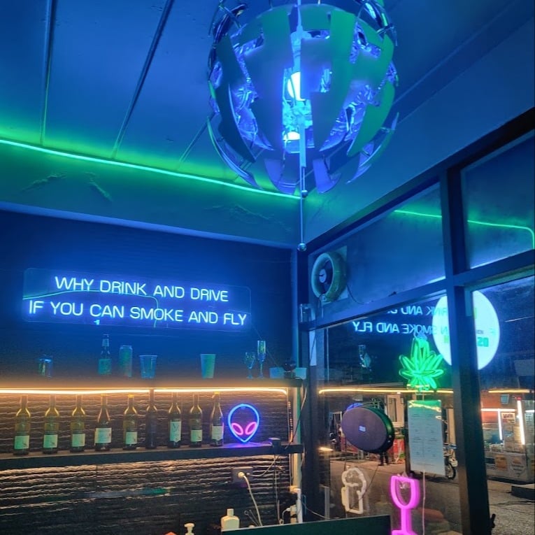 Doctor Alien Cannabis-friendly Hostel With Booking, Dispensary And Delivery
