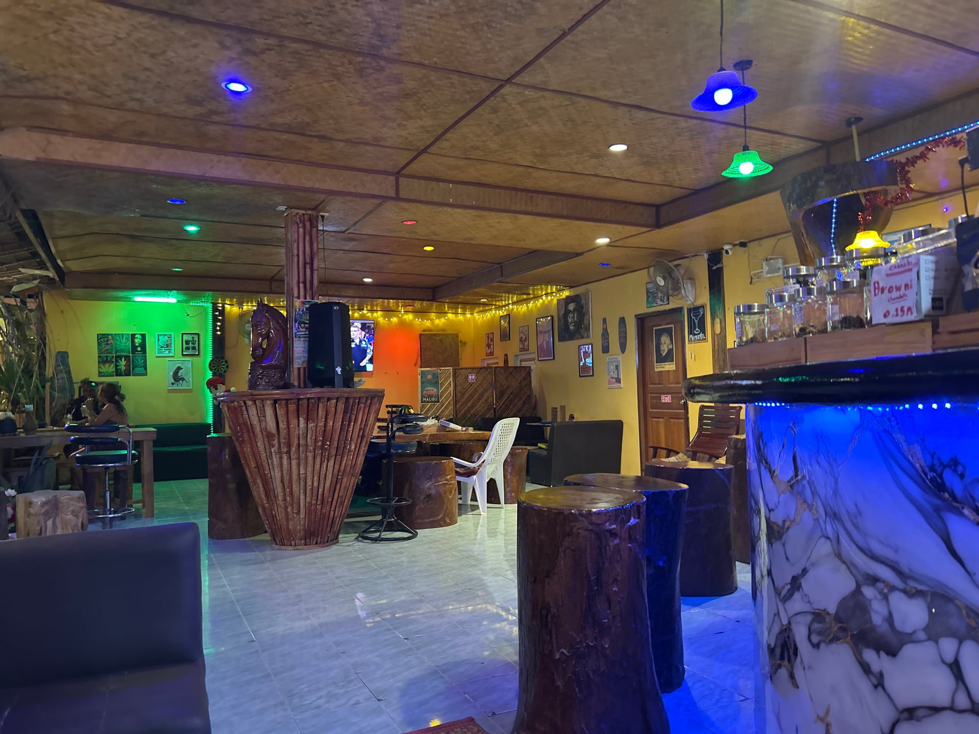 Max Bar