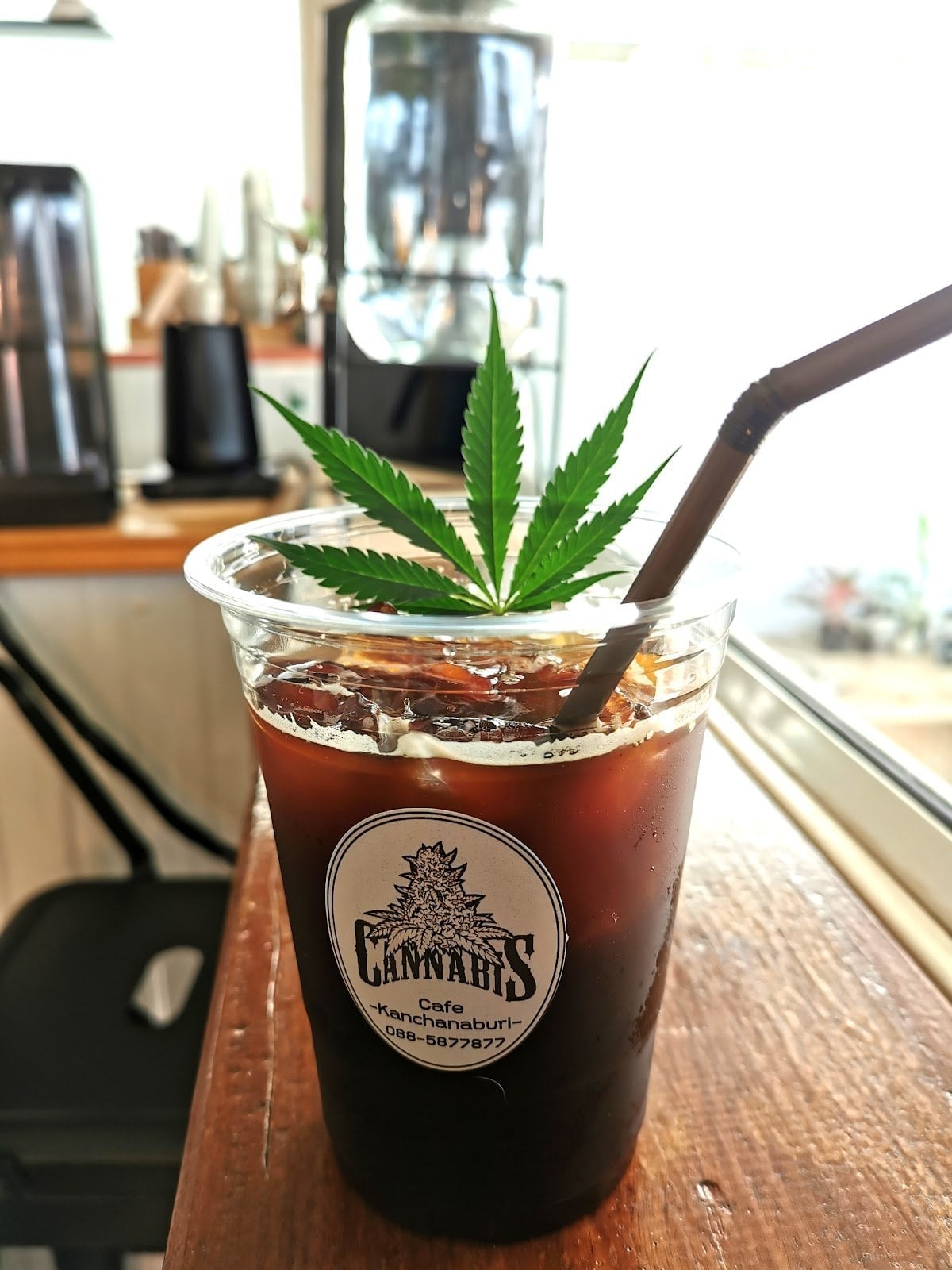 How Hide Cafe